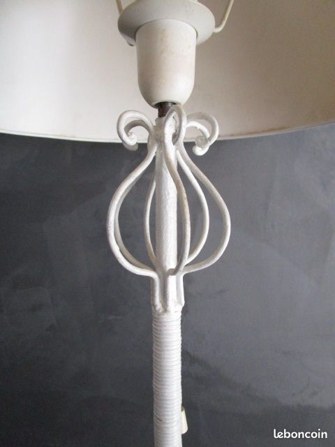 Lampadaire porte-plantes ancien en fer forgé blanc (image 5)