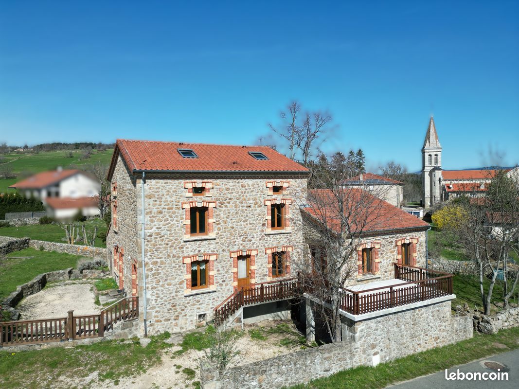 Maison 10 pièces 171 m² · à Burdignes · 171 m² · 295 000 €