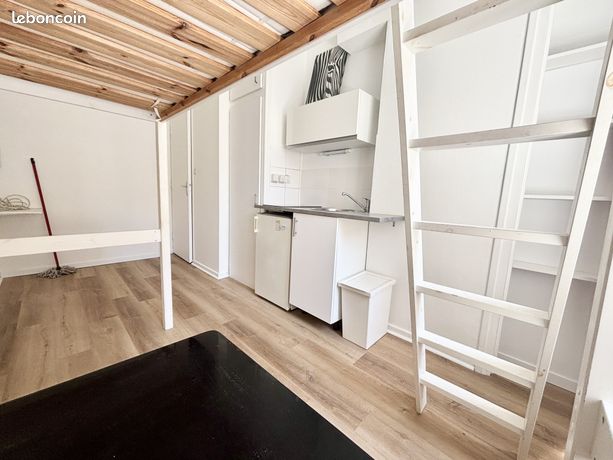 Studio 1 pièce 11 m² — 1