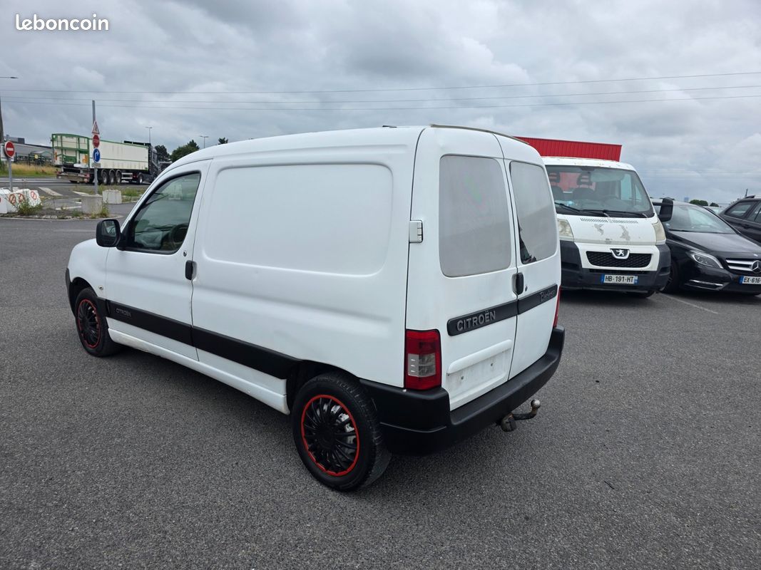 Citroën Berlingo 1.6 HDI 75CV FAIBLE KILO DISTRIB OK (image 2)