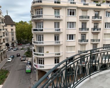 ANNECY centre ville-quartier Lac, charmant appartement T3 de 80 m2, 2 balcons, belle vue