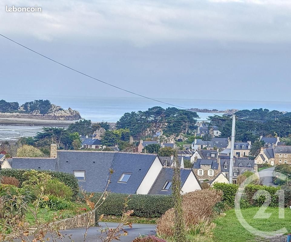 Terrain 4388 m² · à Penvénan · 428 000 €