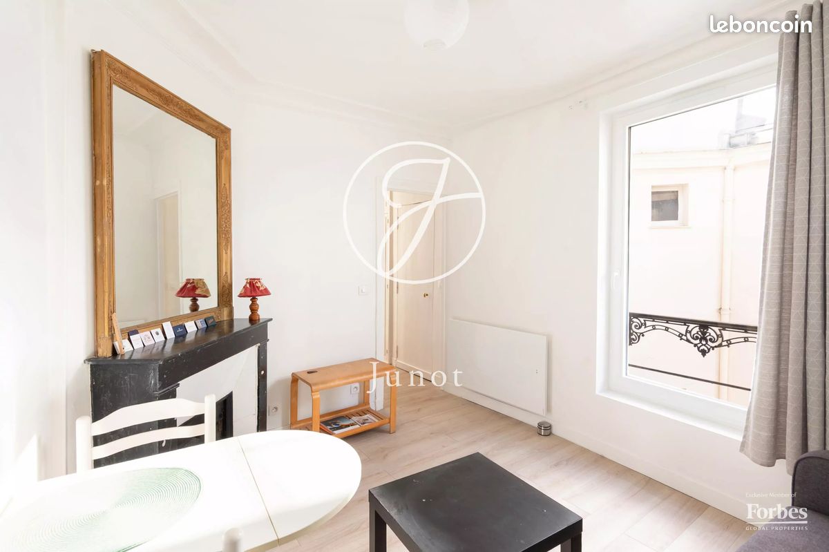 Appartement 2 pièces 27 m² · à Paris · 27 m² · 328 000 €