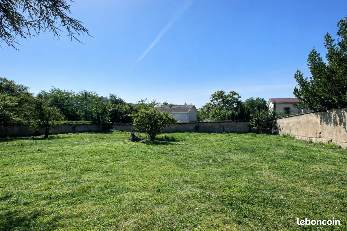 Terrain 800 m² · à Saint-Didier-au-Mont-d'Or · 800 m² · 209 000 €