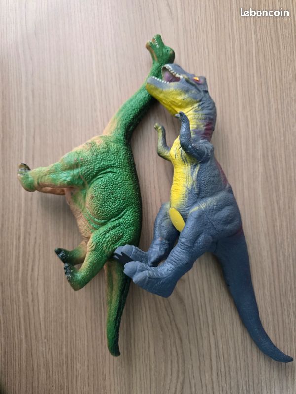 Jouet dinosaure (image 1)