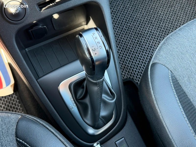 Renault Captur 1.3 TCe 150 Intens Leds GPS Caméra Bluetooth Régul (image 24)