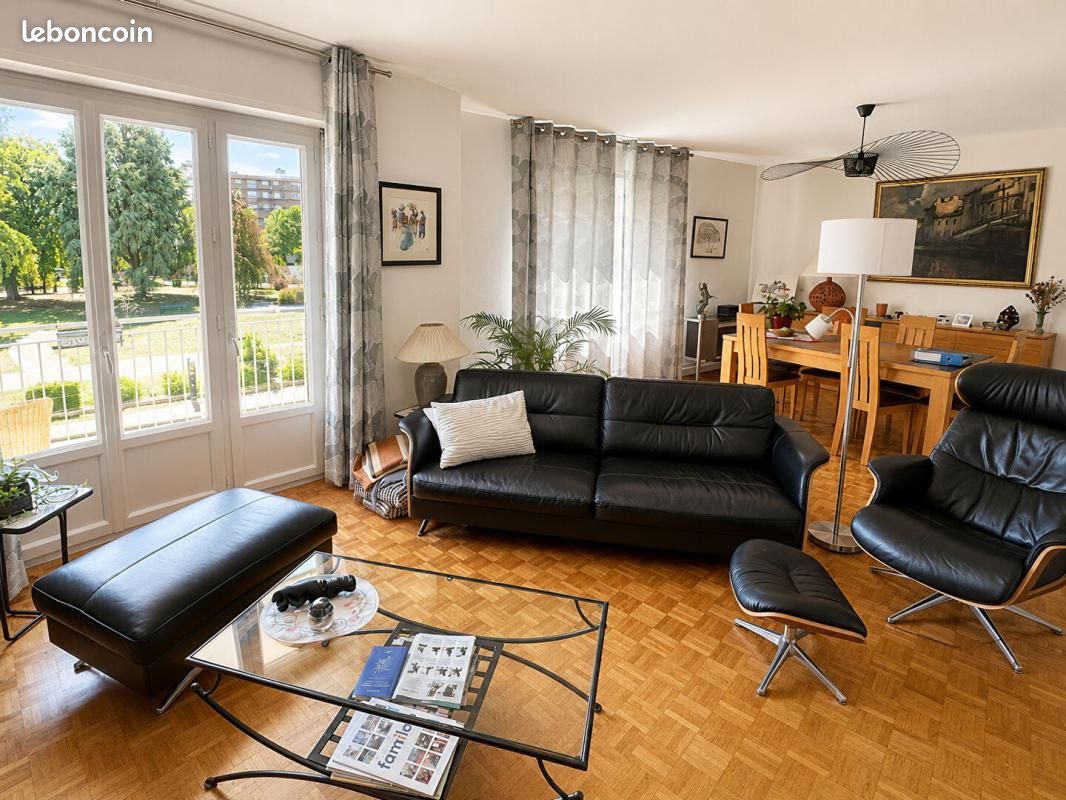 Appartement 4 pièces 114 m² · à Roanne · 114 m² · 165 000 €