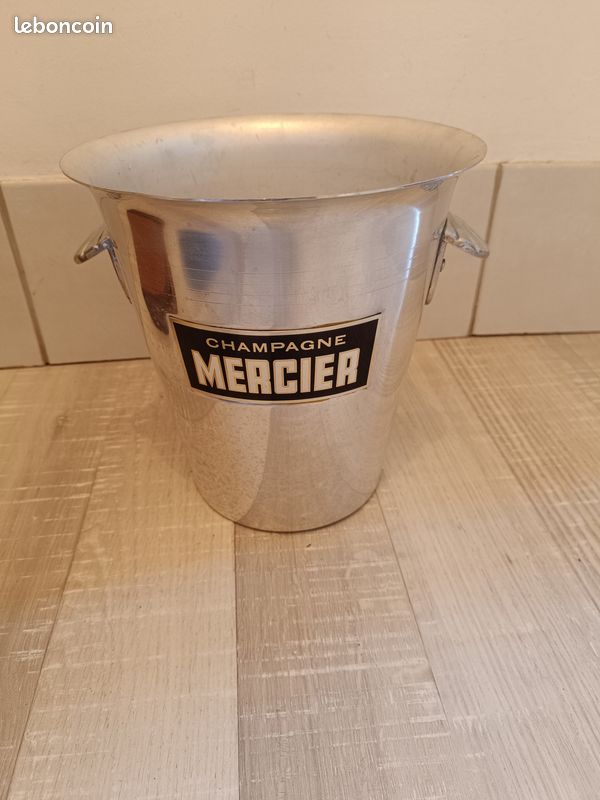 2 ANCIENS SEAUX A CHAMPAGNE MERCIER
