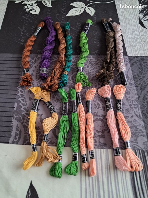 Lot de 80 echeveaux (image 2)