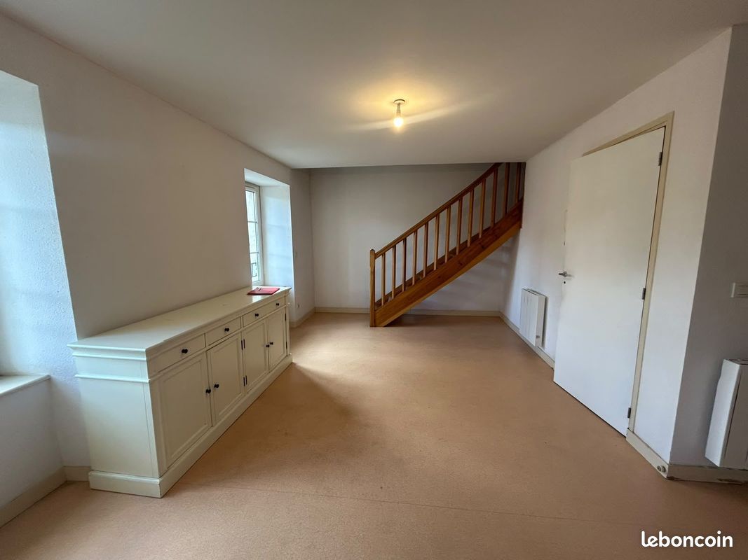 Appartement 2 pièces 43 m² · à Saint-Julien-Chapteuil · 43 m² · 350 €