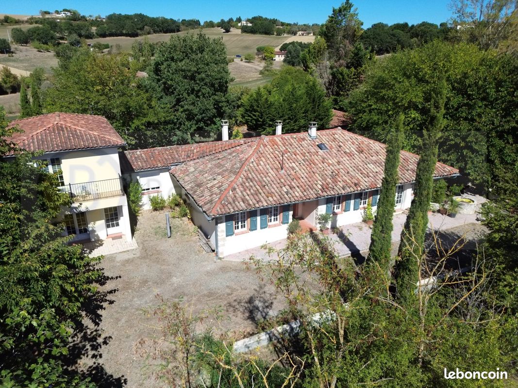 Maison 8 pièces 272 m² · à Le Castéra · 272 m² · 522 500 €