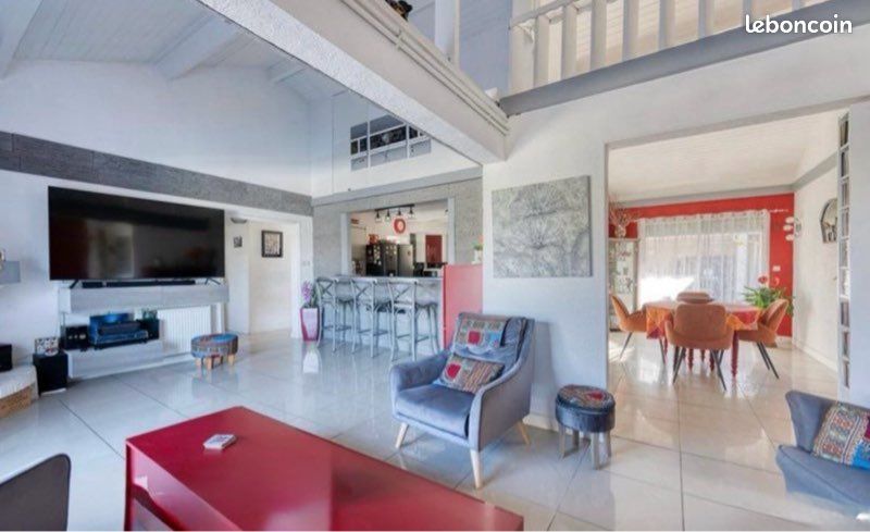 Maison 7 pièces 167 m² · à Bassens · 167 m² · 395 000 €