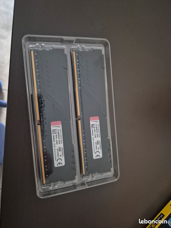 Kit RAM 16Go 2400MHz Kit Mémoire RAM HyperX Impact 16Go (2x8Go) DDR4