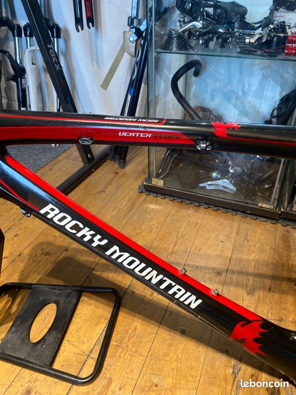 Cadre VTT En Carbone 26 Pouces – Taille 14 Pouces, Ultra-léger (env. 1100g) – Fourni Avec Jeu De Direction Et Bottom Bracket