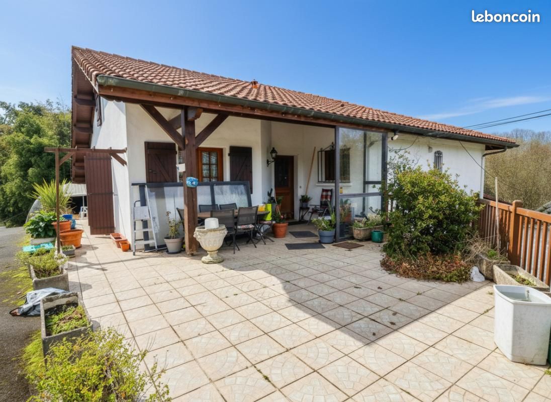 Maison 10 pièces 230 m² · à Mouguerre · 230 m² · 281 850 €
