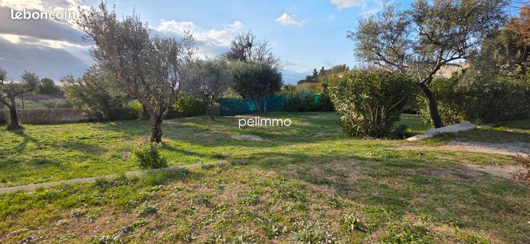Terrain 513 m² LA FARE LES OLIVIERS