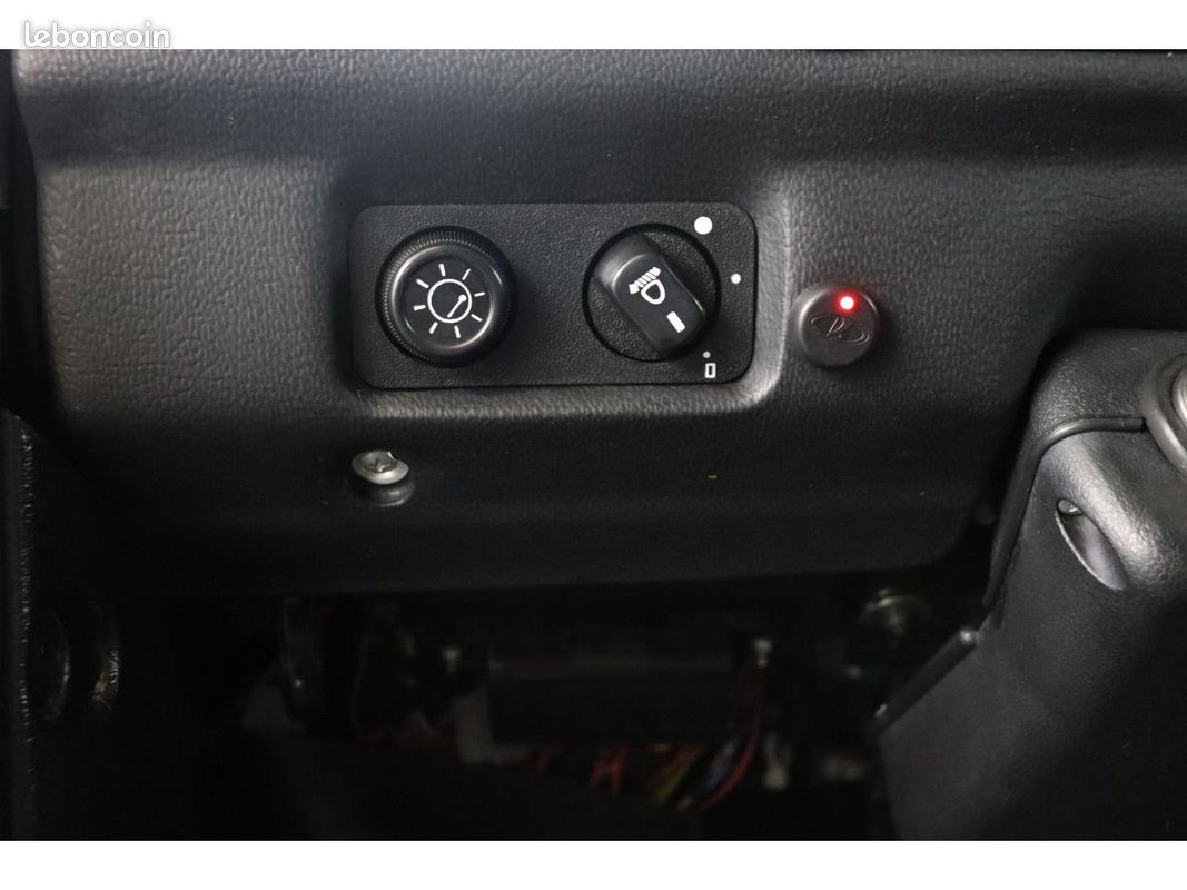 LADA NIVA 1.7i - 81 Utlilitaire (image 12)