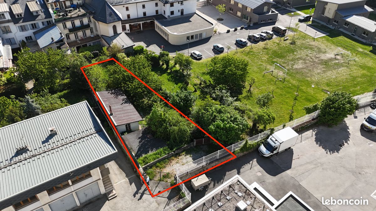 Terrain 589 m² · à Saint-Jean-de-Maurienne · 589 m² · 110 000 €