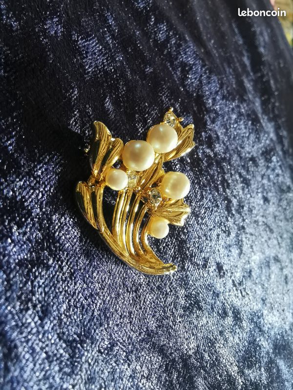 Broche Vintage Ronde Couleur Or Avec Perle Nacrée Blanche - Bijou Ancien élégant - Parfait état
