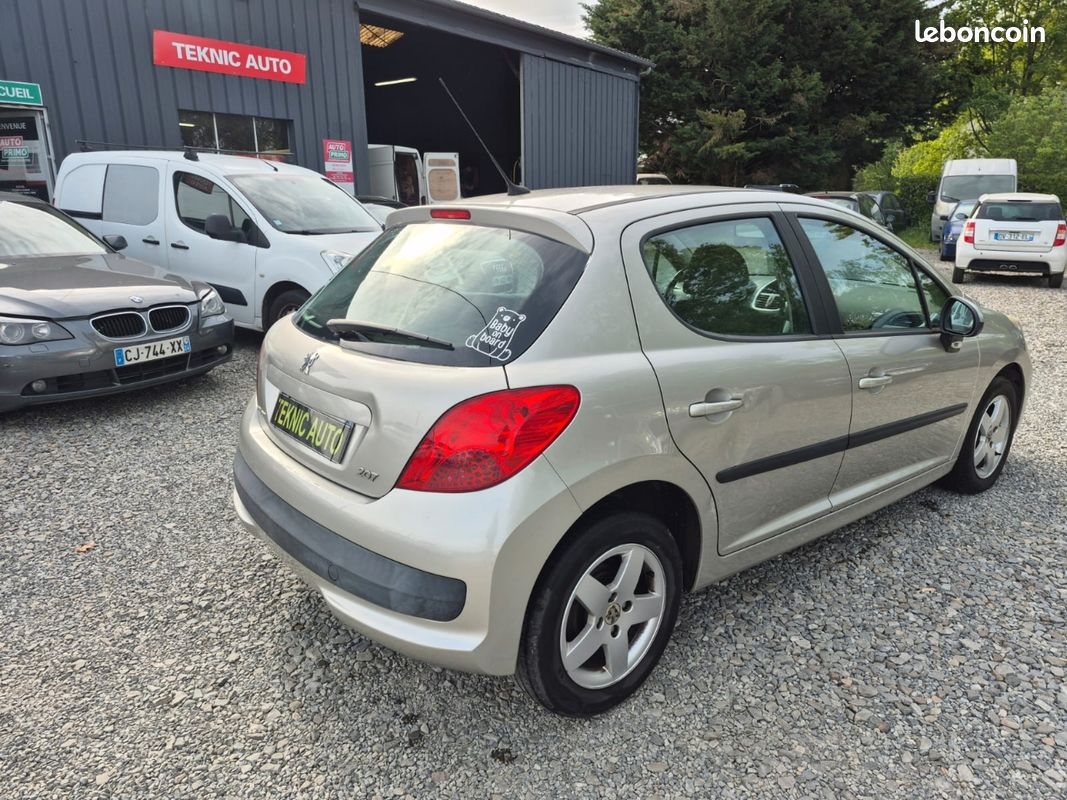 Peugeot 207 1.4 HDi 70 cv (image 4)