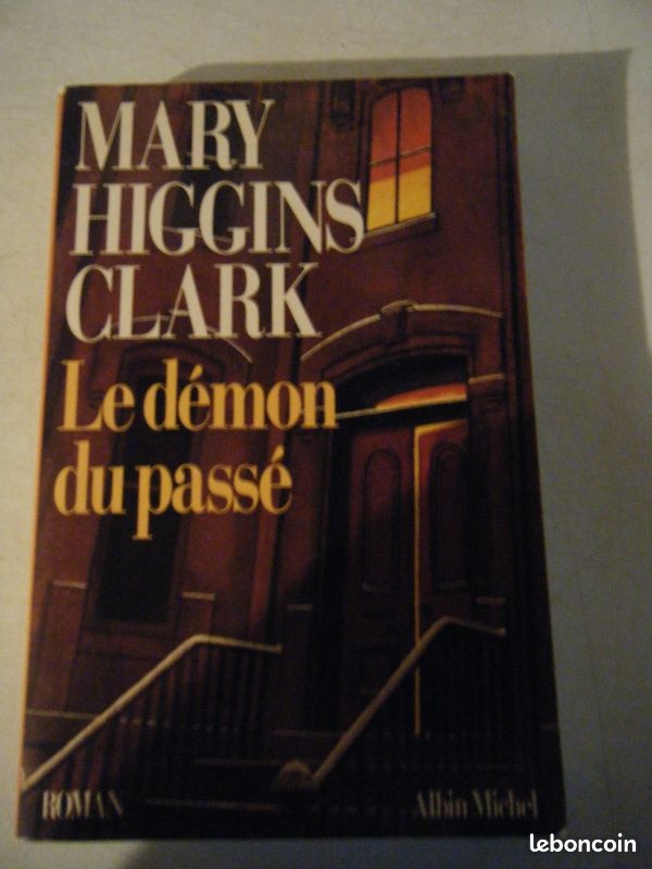 Livre de mary hyggins clarck " les demons du passe " (image 1)