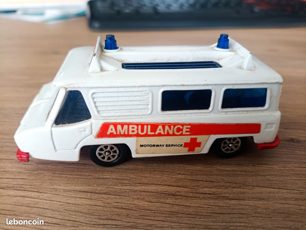 Corgi 700 Hi-Speed Ambulance vintage – Made in Great Britain (image 3)