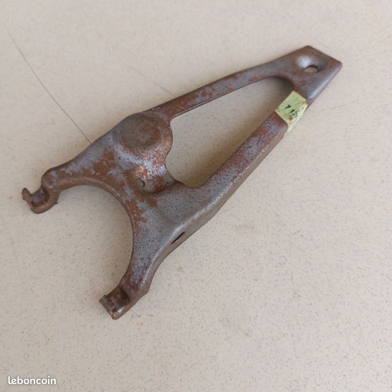 Fourchette embrayage neuve Citroën 2cv6 (image 1)