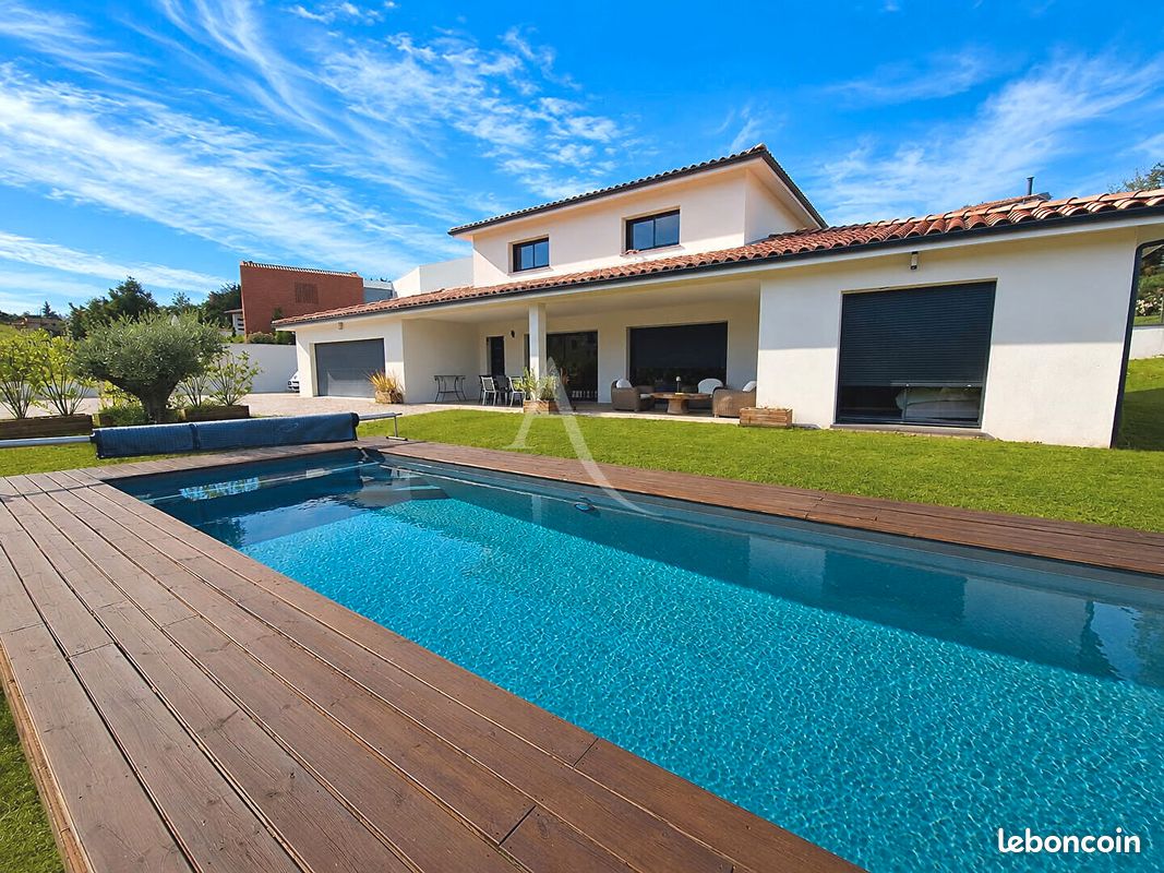 Maison 5 pièces 167 m² · à Rouffiac-Tolosan · 167 m² · 725 000 €