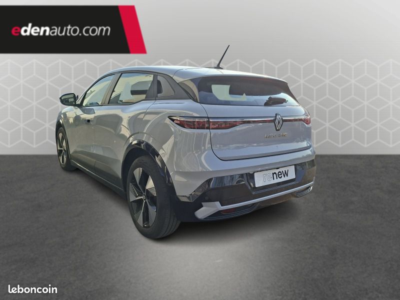 Renault Mégane E-Tech EV40 130ch standard charge Equilibre (image 3)