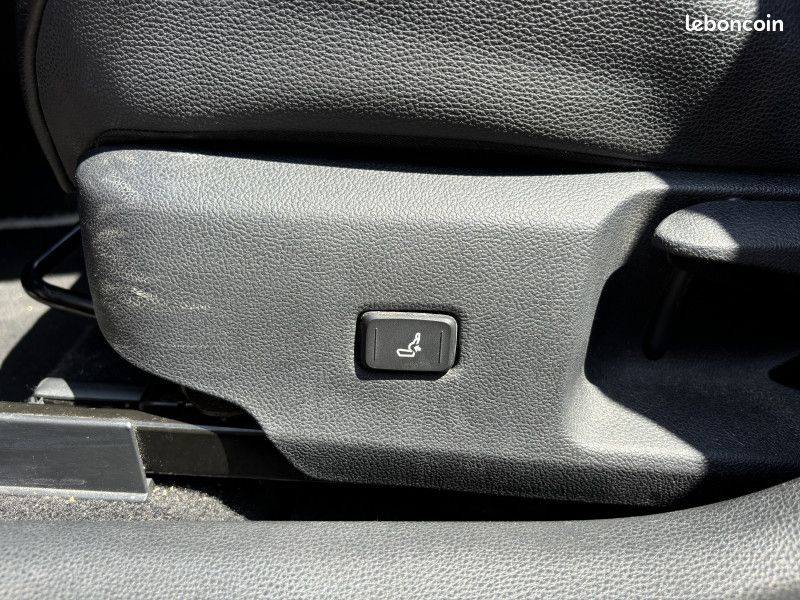 Toyota COROLLA TOURING SPT 184H GR SPORT MY21 184ch - JBL - SUIVI TOYOTA - GARANTIE (image 21)