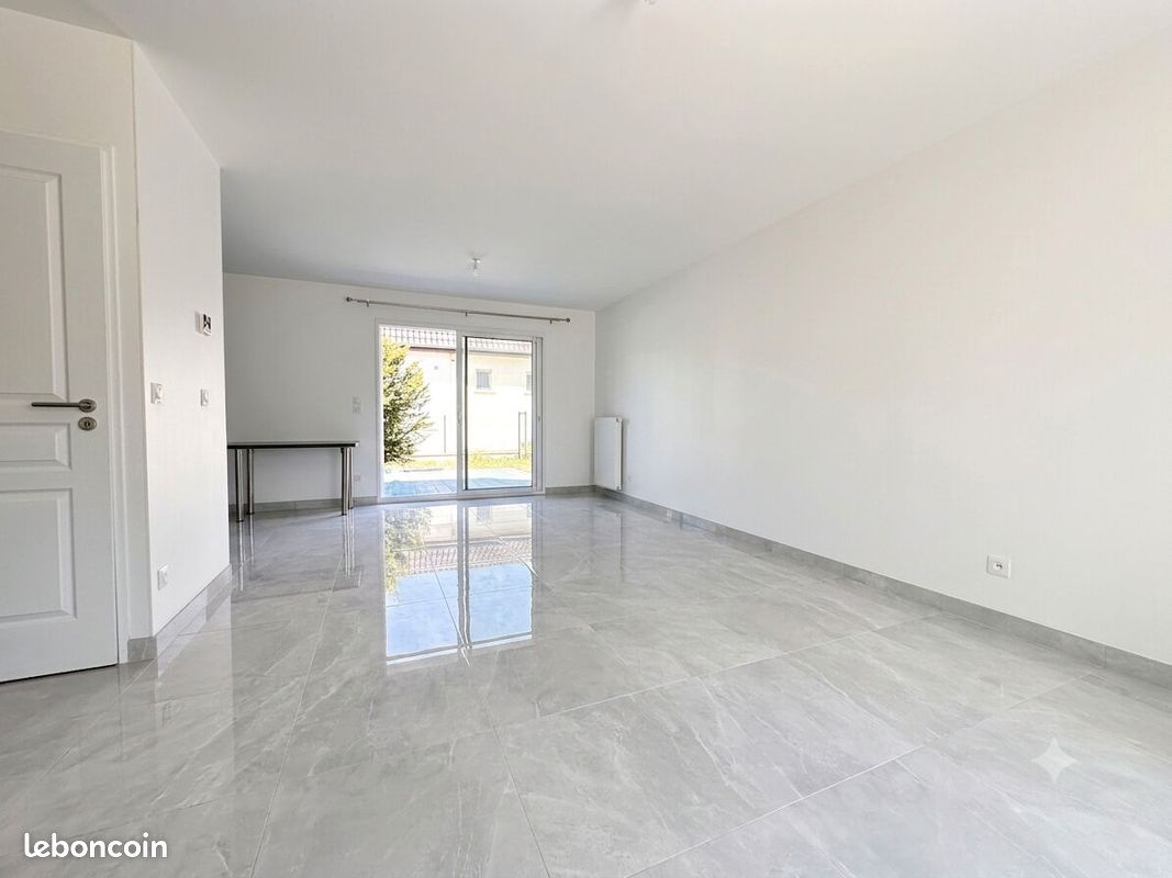 Maison 5 pièces 124 m² · à Combs-la-Ville · 124 m² · 1 700 €