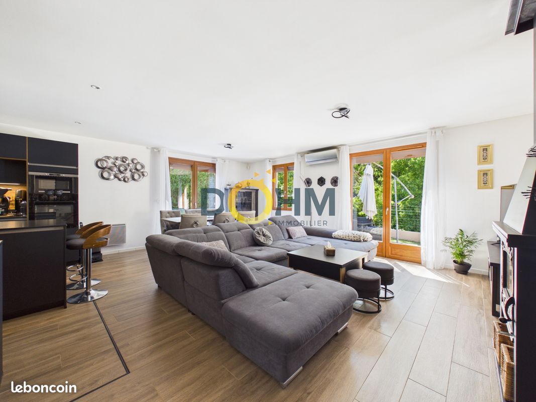 Maison 5 pièces 147 m² · à Unieux · 147 m² · 325 000 €