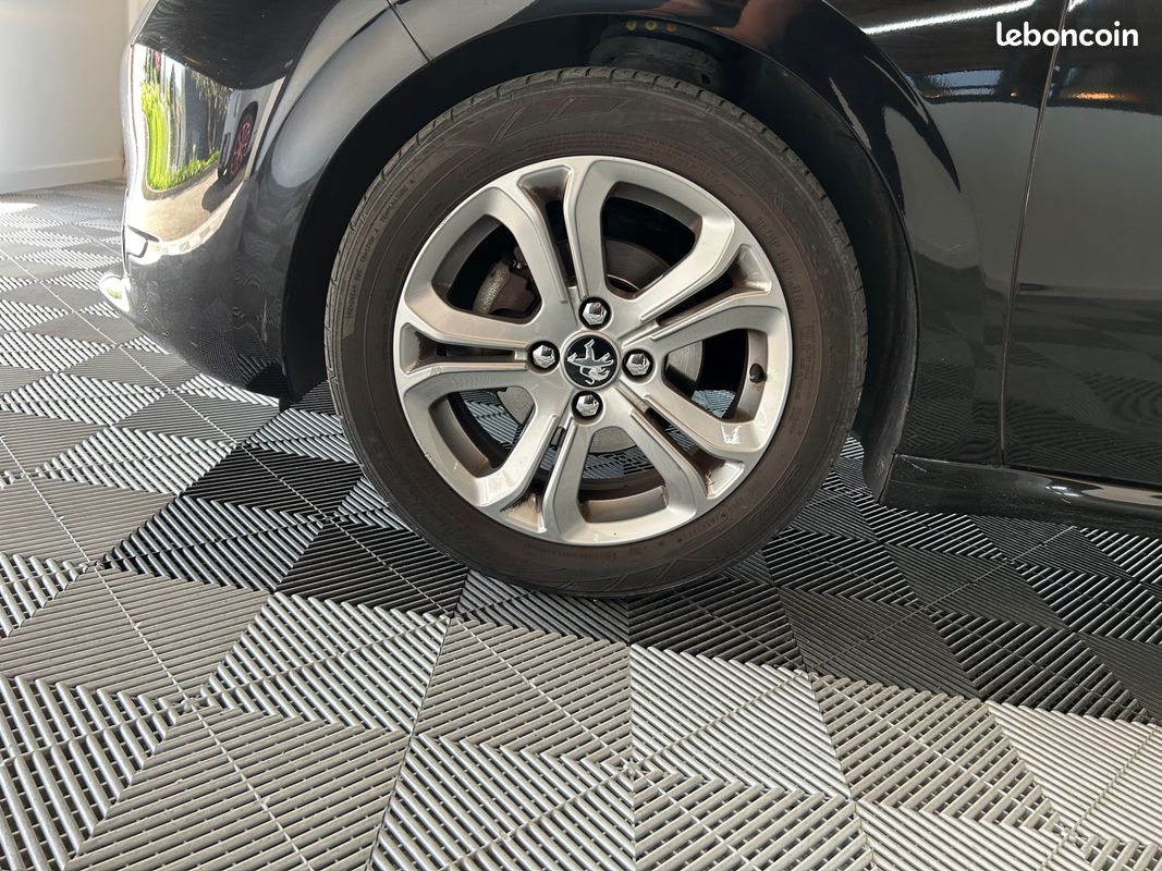 PEUGEOT 208 GENERATION-I 1.6 VTI 120 Ch ALLURE (image 29)