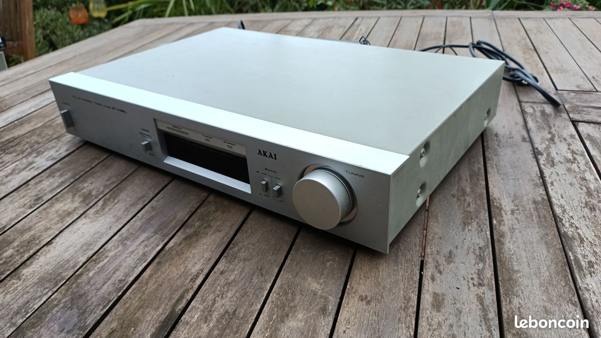 Tuner AKAI AT-K22L – Révisé, Fonctionne Parfaitement – Argenté