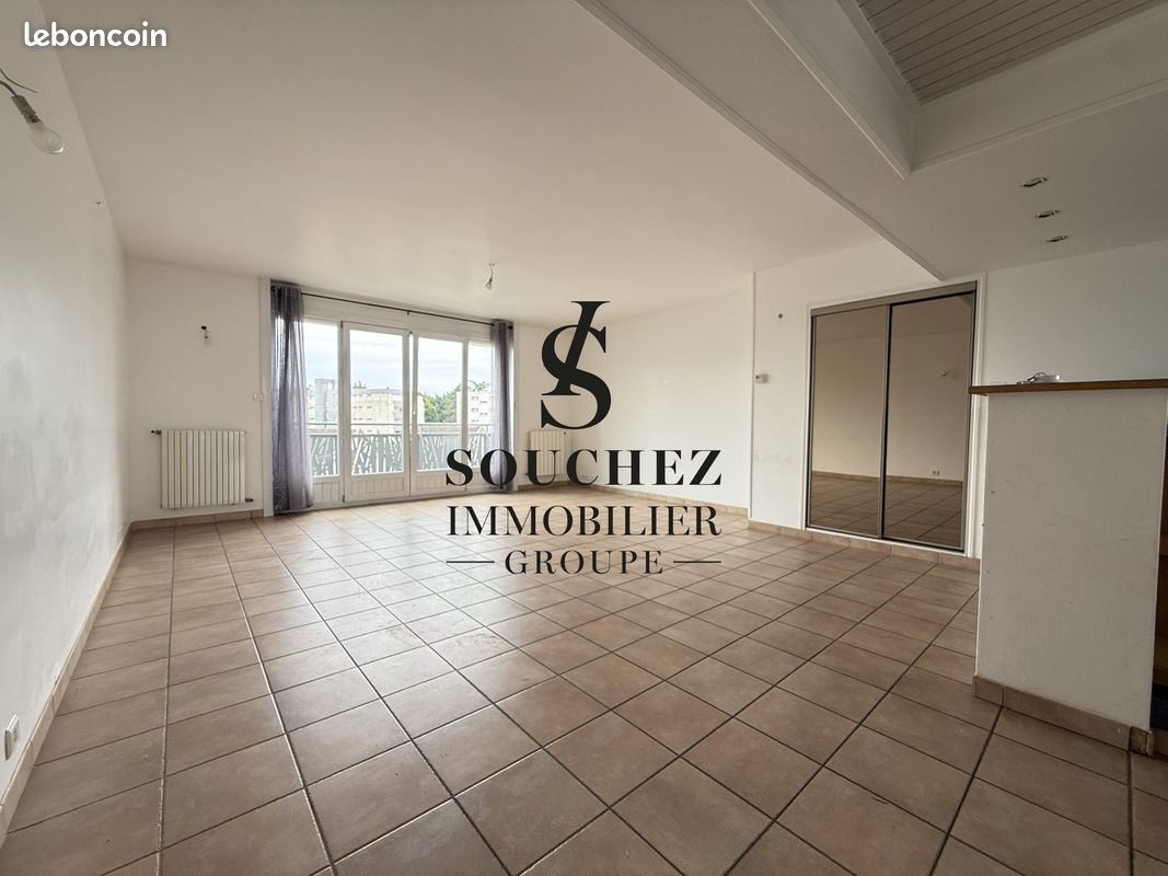 Appartement 4 pièces 93 m² · à Arras · 93 m² · 980 €