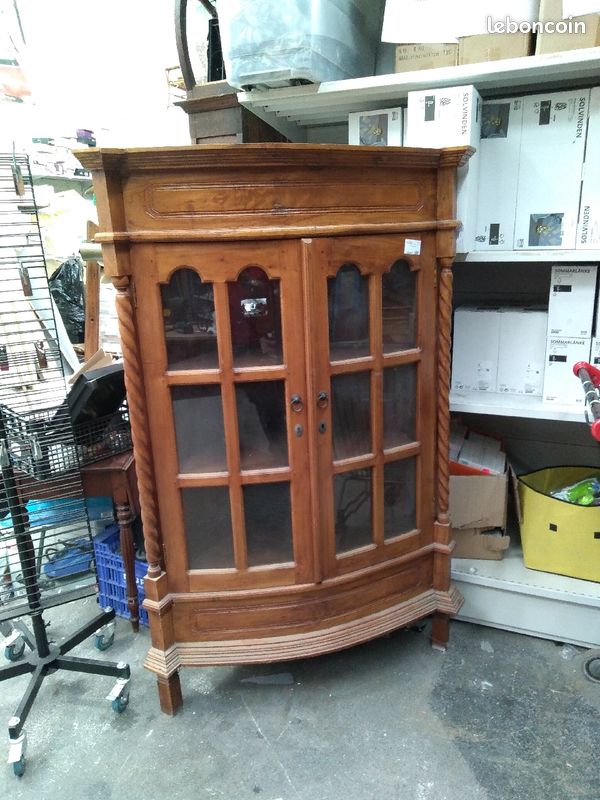 Vitrine d'angle (image 1)
