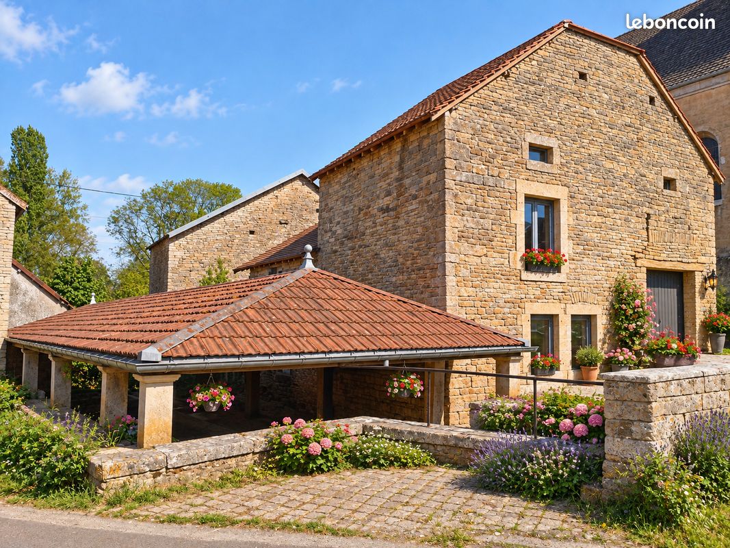 Maison 5 pièces 180 m² · à Champlitte · 180 m² · 35 000 €
