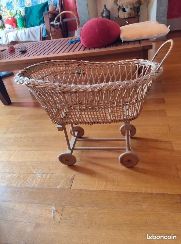 Berceau poupée - Poupées vintage - Capharnaüm