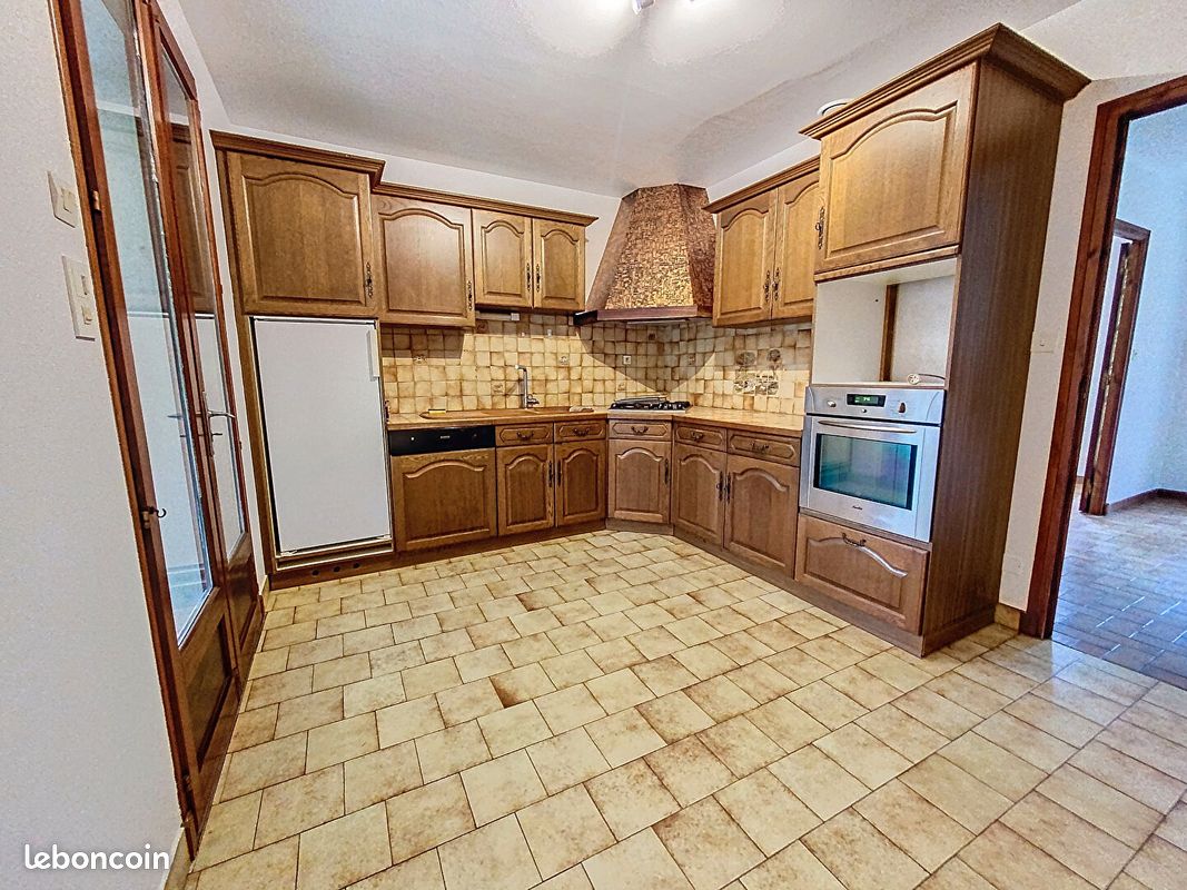 Maison 4 pièces 140 m² - Voutezac 19130 (image principale 3)