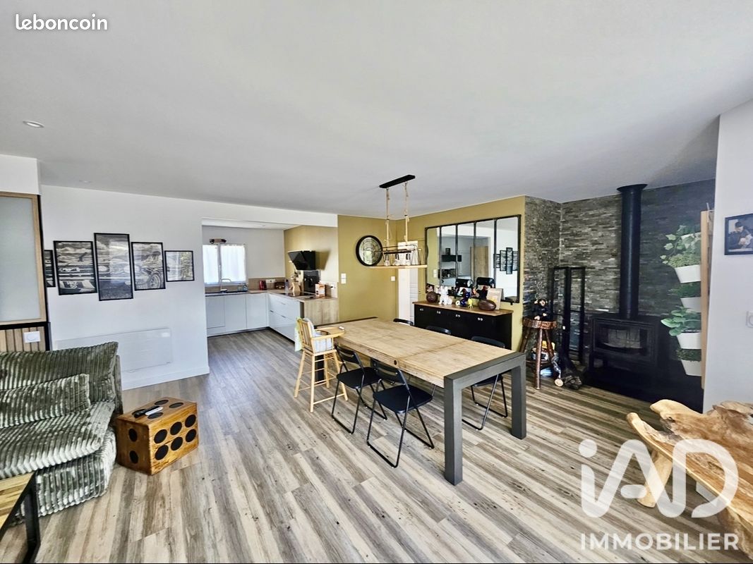 Maison 6 pièces 142 m² · à Kernilis · 142 m² · 310 000 €