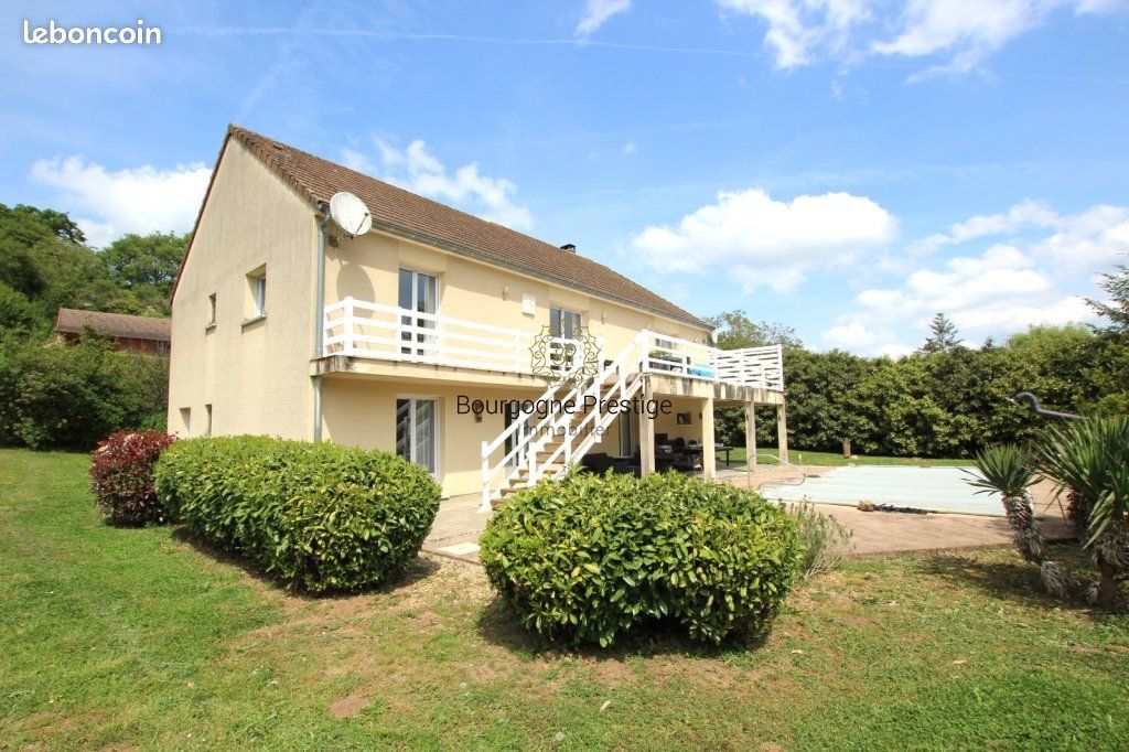 Maison 7 pièces 202 m² · à Saint-Gengoux-le-National · 202 m² · 585 000 €