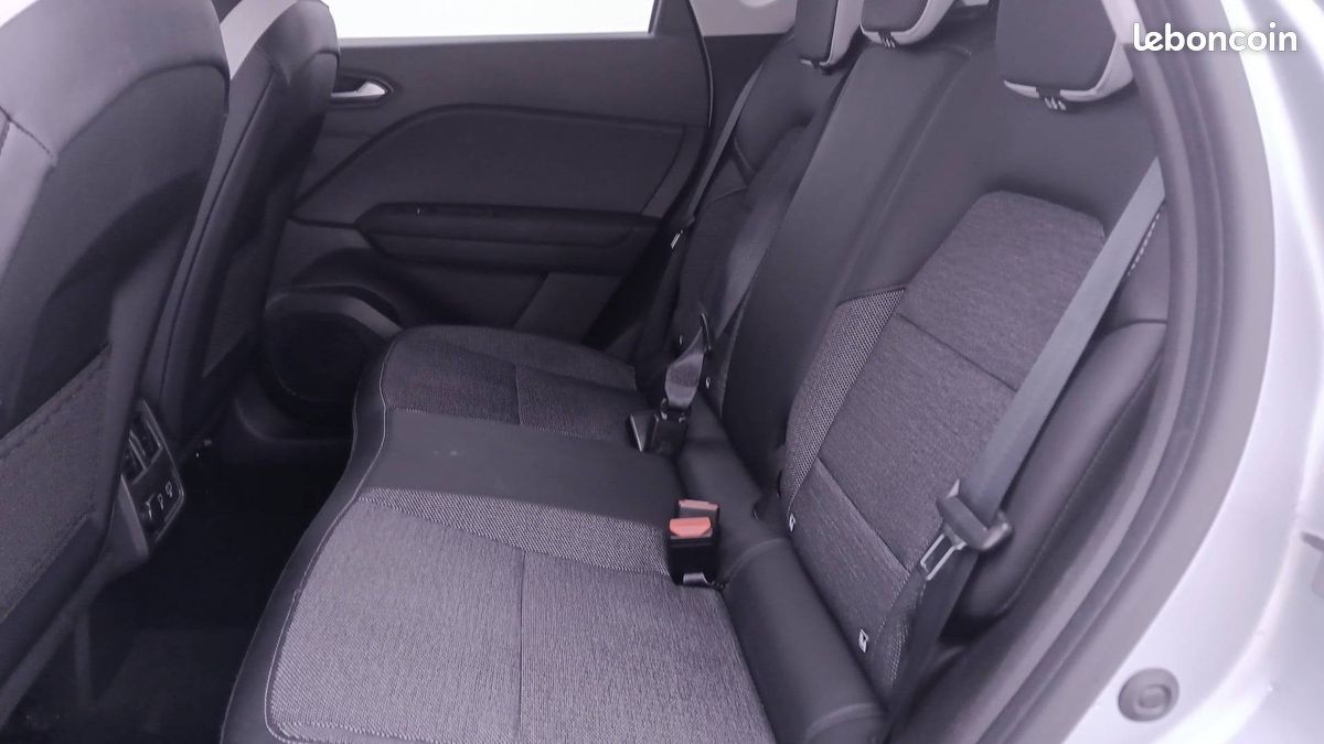 Renault captur mild hybrid 160 edc techno (image 12)
