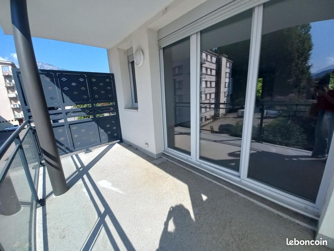 Appartement 4 pièces 86 m² · à Grenoble · 86 m² · 920 €