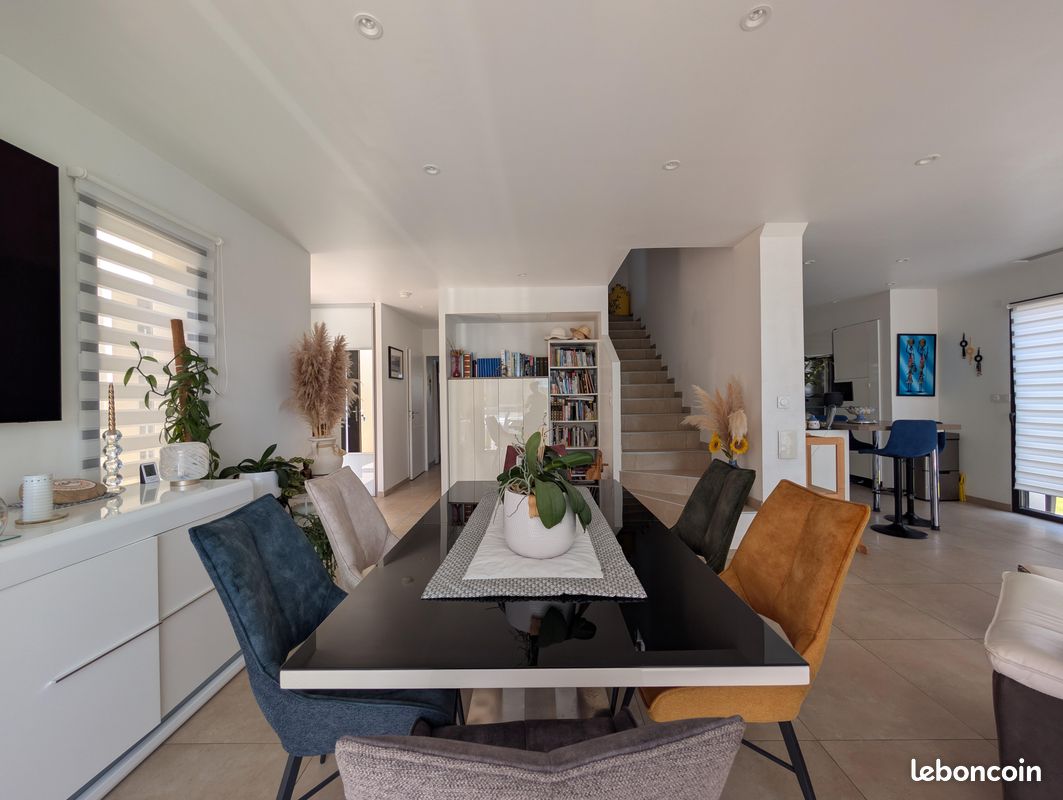Vente villa t4 avec piscine jardin et garage (image 12)