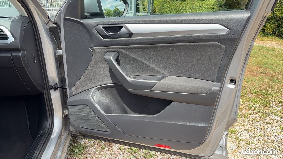 Volkswagen T-Roc 1.5 TSI EVO 150 Life (image 23)