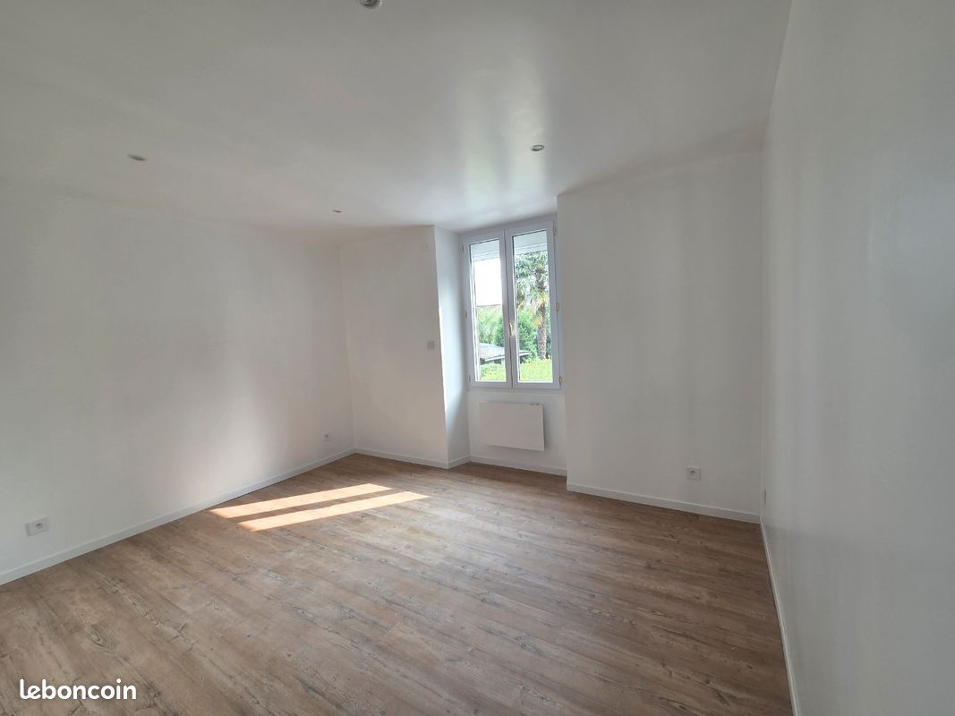 Appartement 2 pièces 28 m² · à Corbeil-Essonnes · 28 m² · 780 €/mois