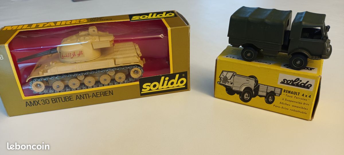 SOLIDO camion renault militaire version jantes métal, volant rouge + suspension