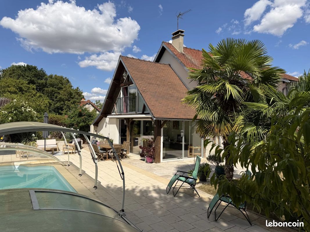 Maison 7 pièces 189 m² · à Monéteau · 189 m² · 359 000 €