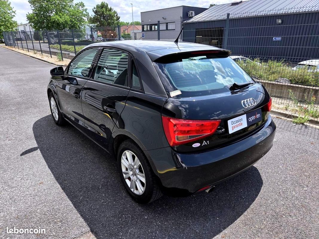 AUDI A1 Sportback 1.6 TDi DPF - 90 - Start/Stop SPORTBACK Ambiente PHASE 1 (image 5)