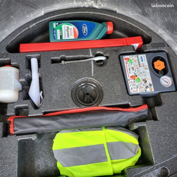 Ford KUGA 1.5 FLEXIFUEL-E85 150CH STOP&START ST-LINE 4X2 BVA EURO6.2 (image 8)